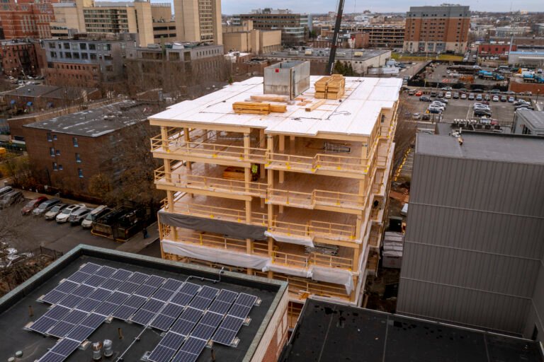 11 E Lenox December 16 8 Of 15
