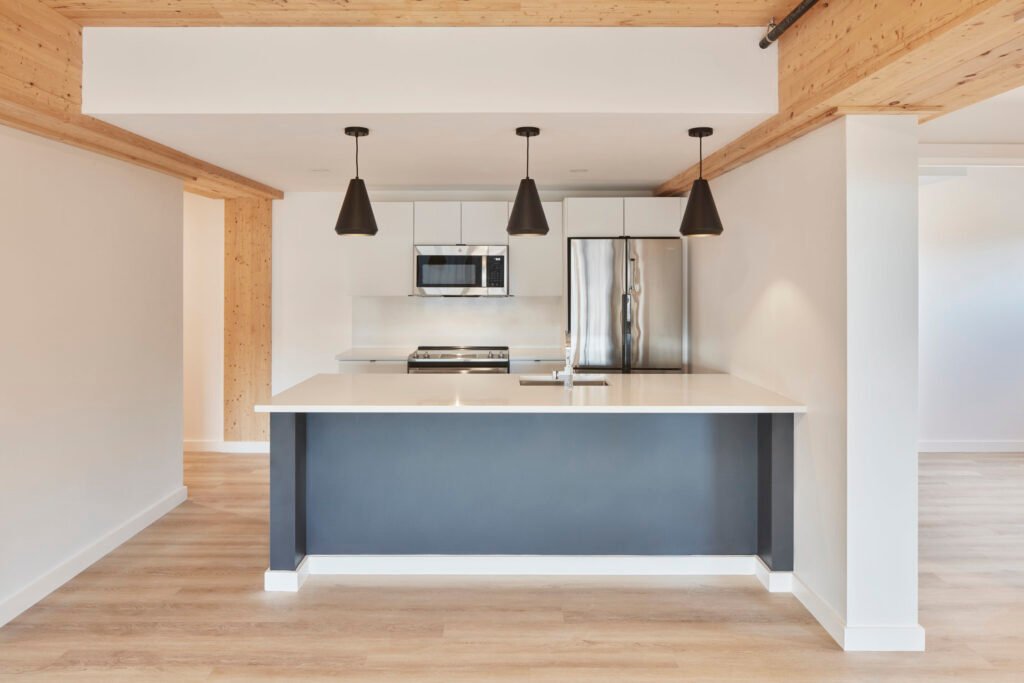 11 E Lenox Interior 06